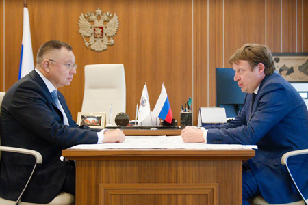 Глава Минстроя России Ирек Файзуллин провел рабочую встречу с президентом НОСТРОЙ Антоном Глушковым Глава Минстроя России Ирек Файзуллин провел рабочую встречу с президентом НОСТРОЙ Антоном Глушковым