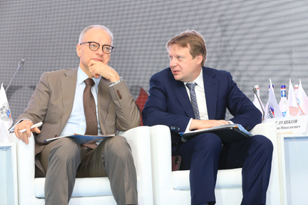 Антон Глушков рассказал о системе саморегулирования в строительстве на пленарном заседании XV Всероссийской конференции «Российский строительный комплекс» Антон Глушков рассказал о системе саморегулирования в строительстве на пленарном заседании XV Всероссийской конференции «Российский строительный комплекс»